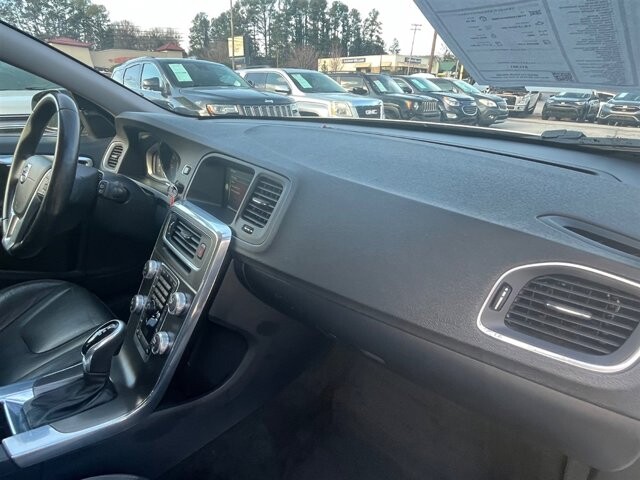 2016 Volvo V60 in Greenville, SC 29607 - 18089433 17