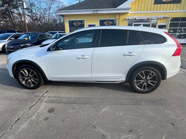 2016 Volvo V60 in Greenville, SC 29607 - 18089433 6