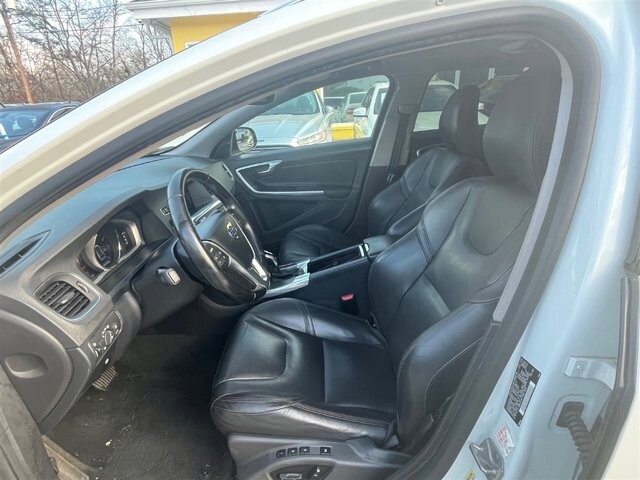 2016 Volvo V60 in Greenville, SC 29607 - 18089433 30