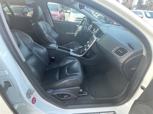 2016 Volvo V60 in Greenville, SC 29607 - 18089433 15
