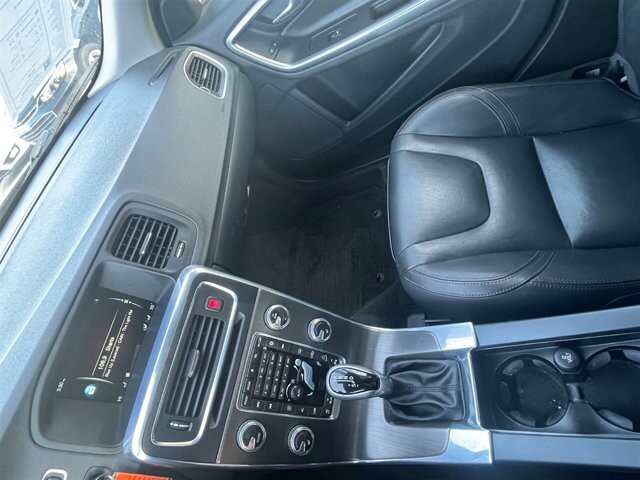 2016 Volvo V60 in Greenville, SC 29607 - 18089433 37