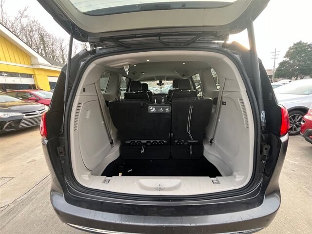 2017 Chrysler Pacifica in Greenville, SC 29607 - 18089434 20