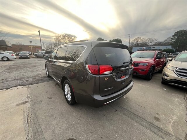 2017 Chrysler Pacifica in Greenville, SC 29607 - 18089434 5