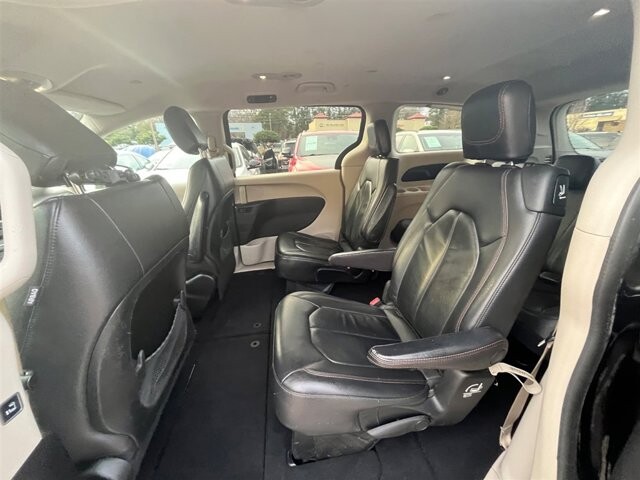 2017 Chrysler Pacifica in Greenville, SC 29607 - 18089434 22