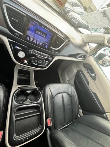 2017 Chrysler Pacifica in Greenville, SC 29607 - 18089434 30