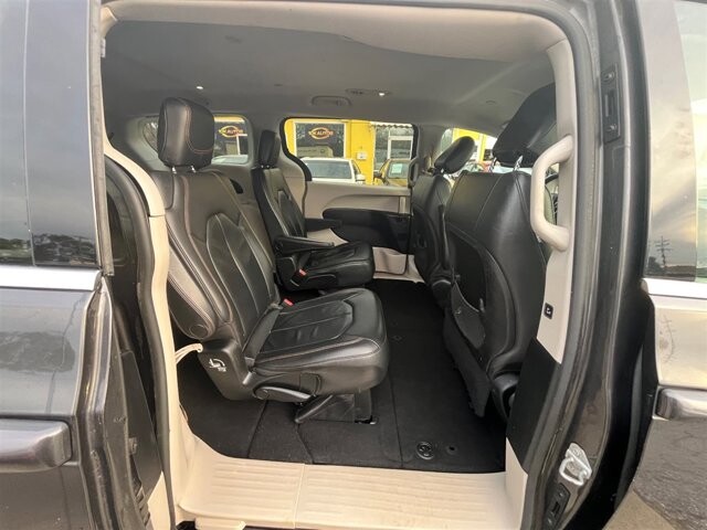 2017 Chrysler Pacifica in Greenville, SC 29607 - 18089434 17