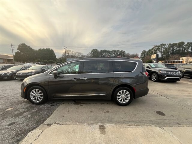 2017 Chrysler Pacifica in Greenville, SC 29607 - 18089434 6
