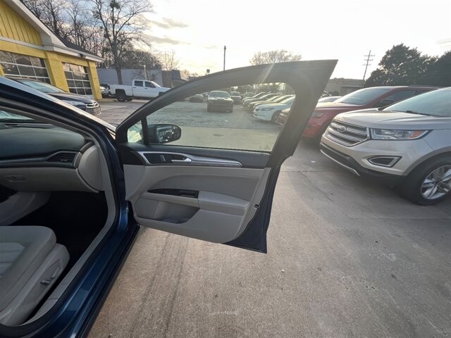 2018 Ford Fusion in Greenville, SC 29607 - 18089438 9