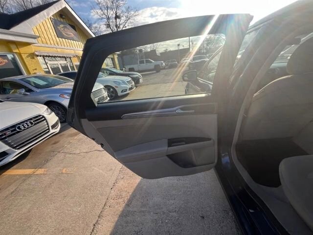 2018 Ford Fusion in Greenville, SC 29607 - 18089438 20