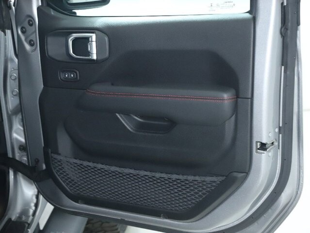 2020 Jeep Gladiator in Bedford, OH 44146 - 18089439 32