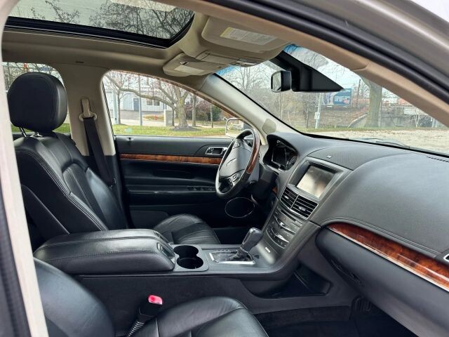 2013 Lincoln MKT in Euclid, OH 44040 - 18089442 8