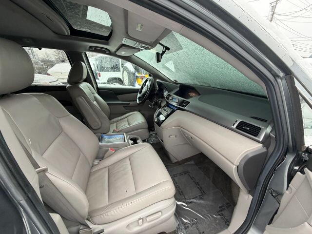 2011 Honda Odyssey in Euclid, OH 44040 - 18089445 4