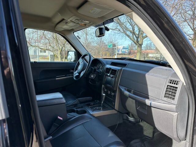 2012 Jeep Liberty in Euclid, OH 44040 - 18089470 7