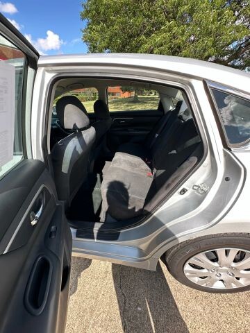 2015 Nissan Altima in Euclid, OH 44040 - 18089473 8