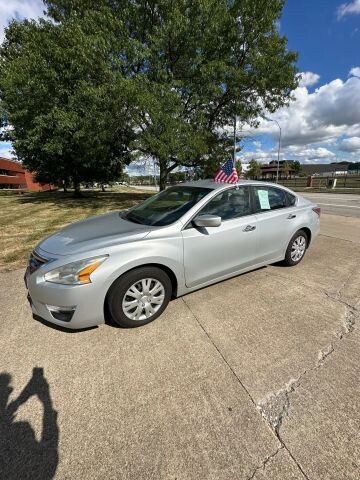 2015 Nissan Altima in Euclid, OH 44040 - 18089473 4