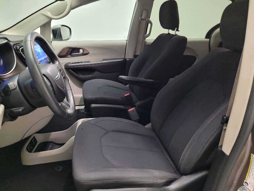 2017 Chrysler Pacifica in Montclair, CA 91763 - 18089499 17