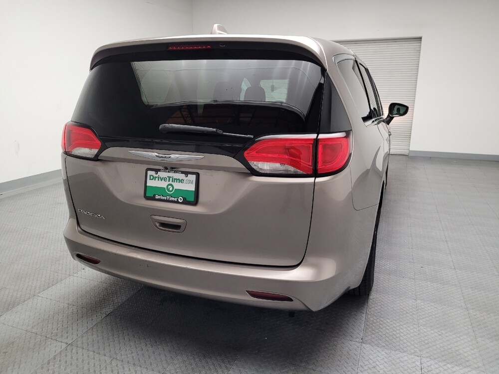 2017 Chrysler Pacifica in Montclair, CA 91763 - 18089499 7