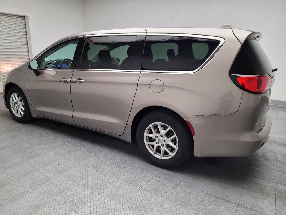 2017 Chrysler Pacifica in Montclair, CA 91763 - 18089499 3