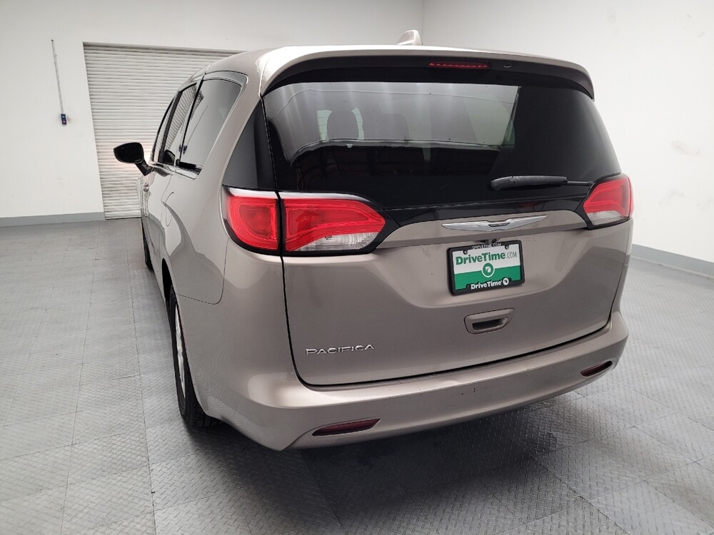 2017 Chrysler Pacifica in Montclair, CA 91763 - 18089499 6