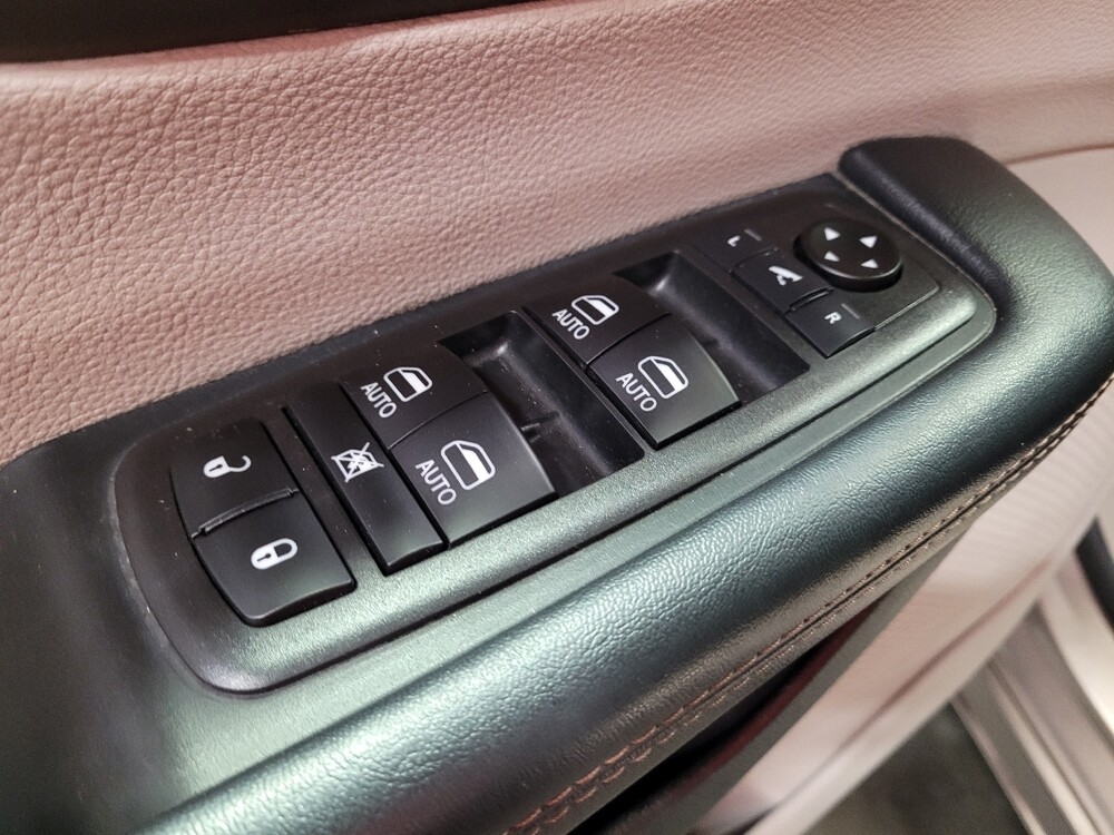 2017 Chrysler Pacifica in Montclair, CA 91763 - 18089499 27