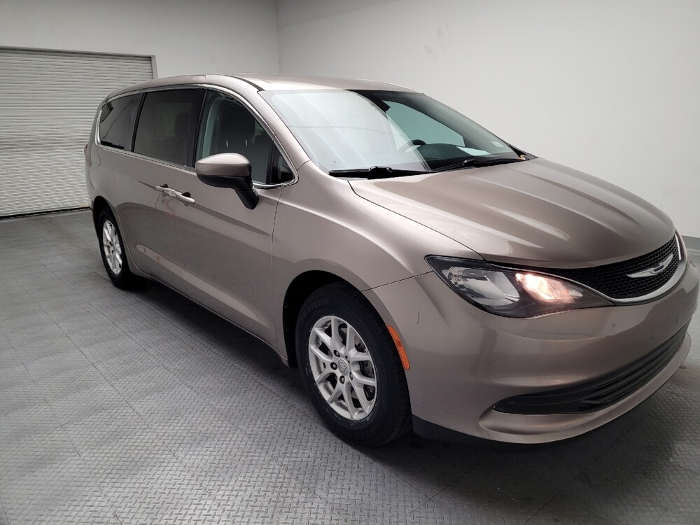 2017 Chrysler Pacifica in Montclair, CA 91763 - 18089499 13
