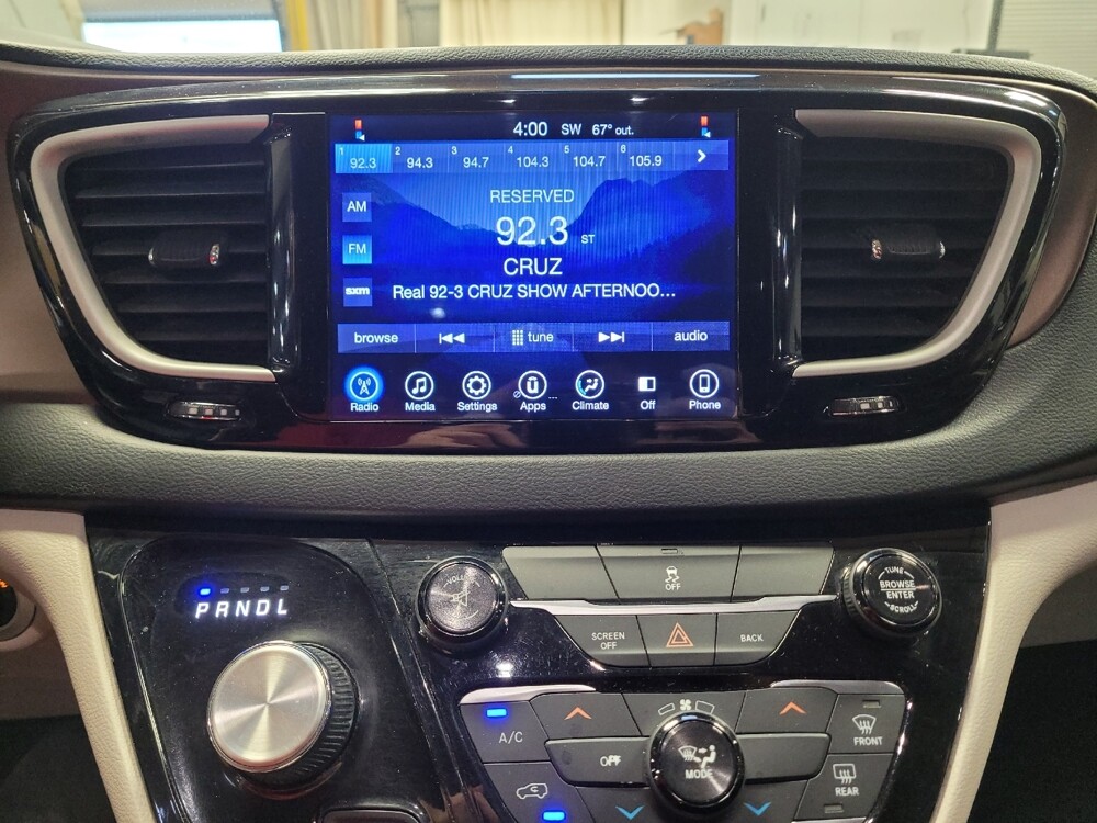 2017 Chrysler Pacifica in Montclair, CA 91763 - 18089499 25