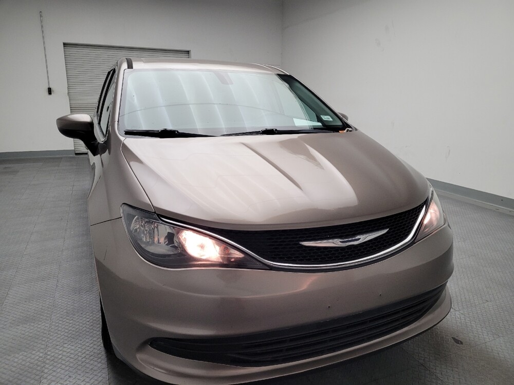 2017 Chrysler Pacifica in Montclair, CA 91763 - 18089499 14