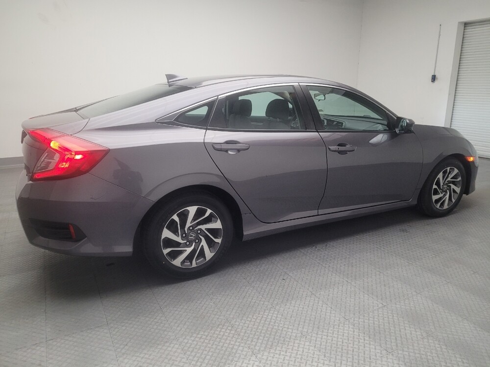 2018 Honda Civic in Fresno, CA 93726 - 18089506 10
