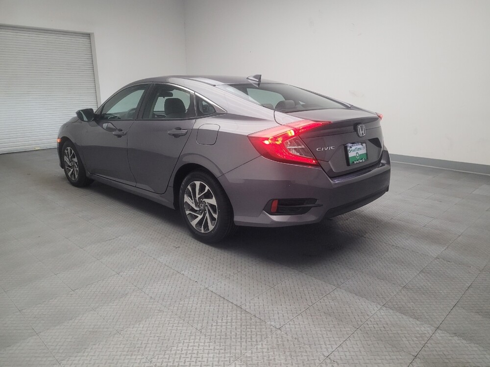 2018 Honda Civic in Fresno, CA 93726 - 18089506 5
