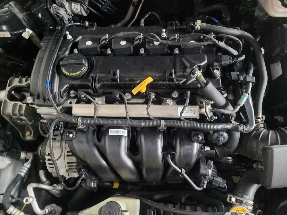 2018 Hyundai Elantra in Marietta, GA 30062 - 18089516 30