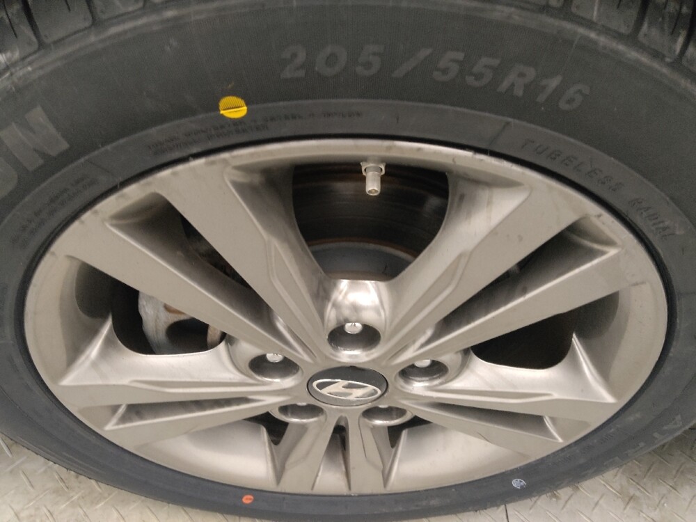 2018 Hyundai Elantra in Marietta, GA 30062 - 18089516 31