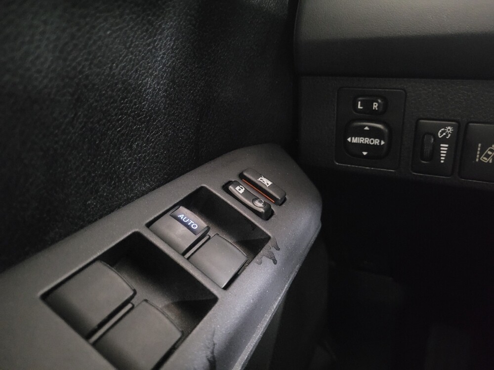 2017 Toyota RAV4 in Union City, GA 30291 - 18089520 27