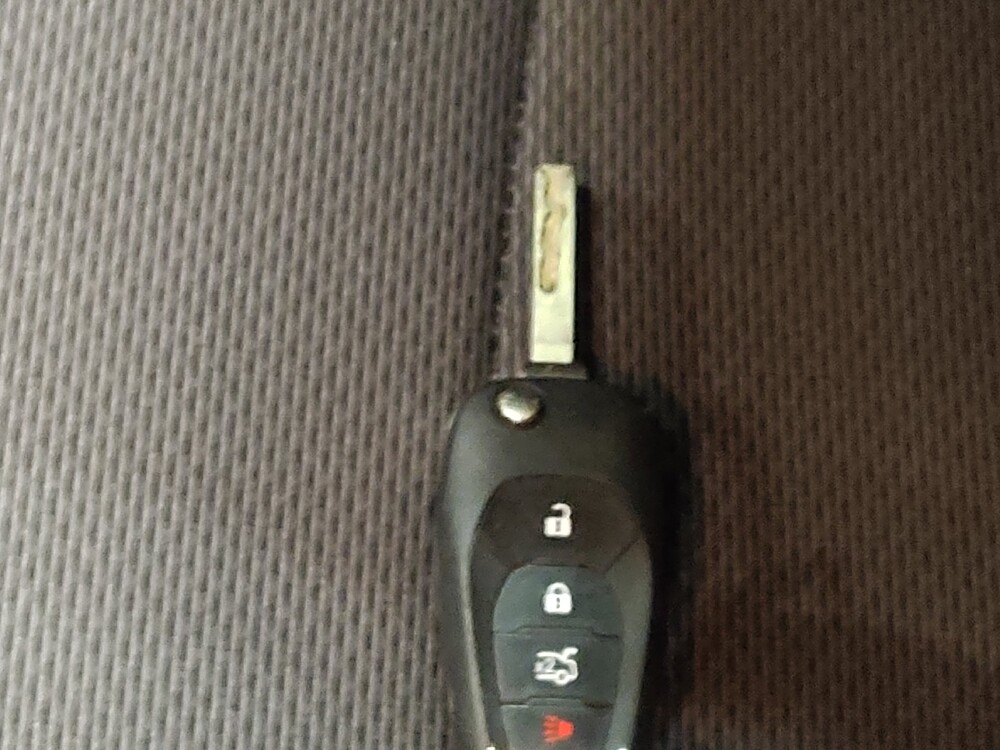 2017 Chevrolet Cruze in Oklahoma City, OK 73139 - 18089537 32