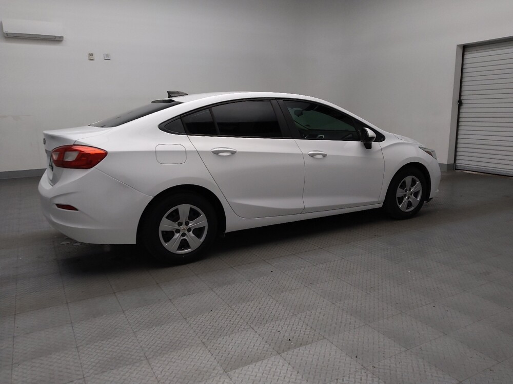 2017 Chevrolet Cruze in Oklahoma City, OK 73139 - 18089537 10