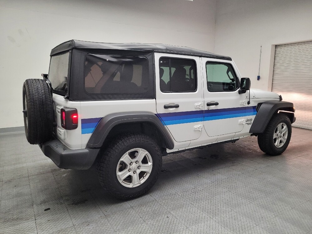 2021 Jeep Wrangler in Bakersfield, CA 93309 - 18089542 10