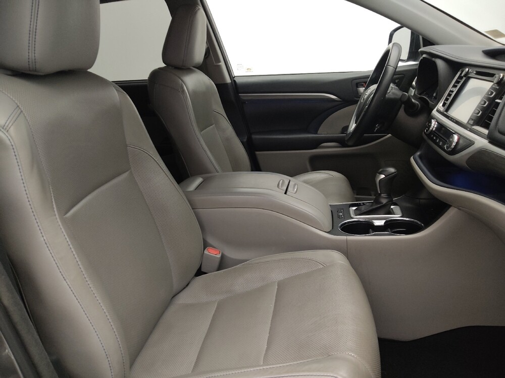 2017 Toyota Highlander in Mobile, AL 36606 - 18089575 21