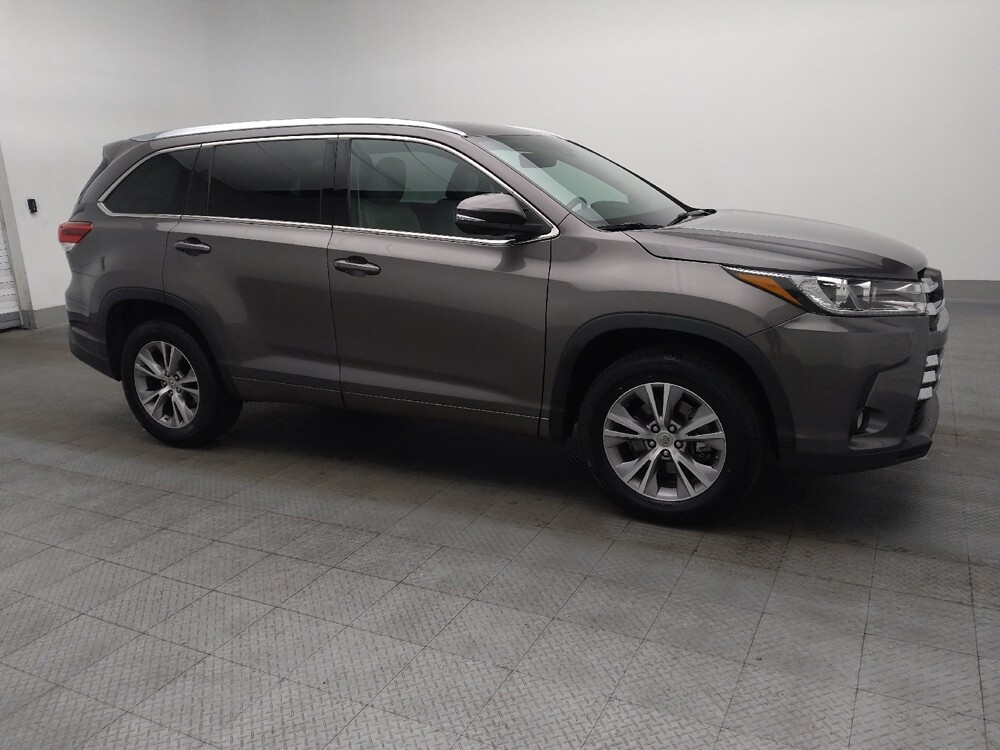 2017 Toyota Highlander in Mobile, AL 36606 - 18089575 11