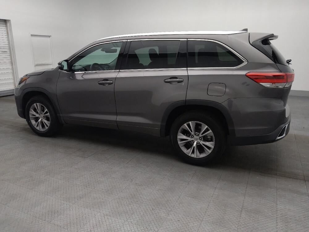 2017 Toyota Highlander in Mobile, AL 36606 - 18089575 3