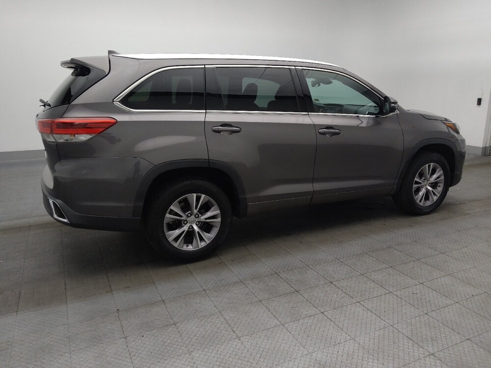 2017 Toyota Highlander in Mobile, AL 36606 - 18089575 10