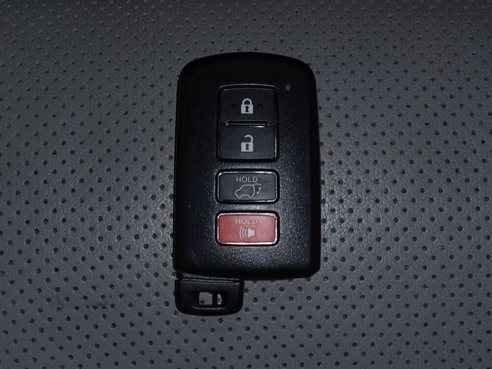 2017 Toyota Highlander in Mobile, AL 36606 - 18089575 32