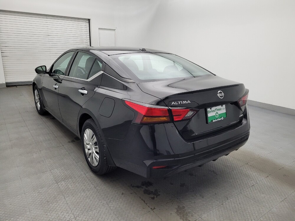 2019 Nissan Altima in Raleigh, NC 27604 - 18089582 5
