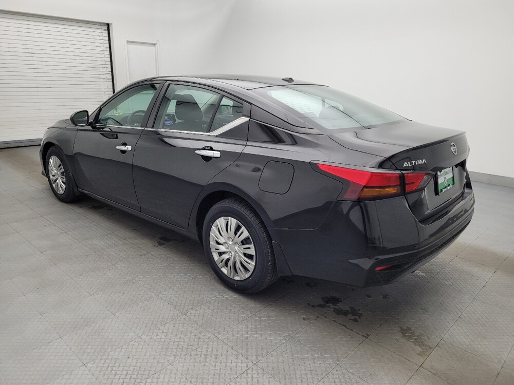 2019 Nissan Altima in Raleigh, NC 27604 - 18089582 3