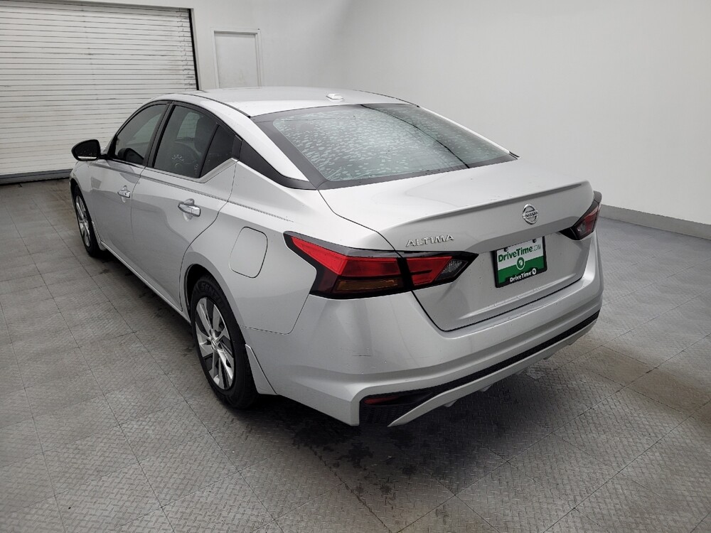 2019 Nissan Altima in Fayetteville, NC 28304 - 18089584 5