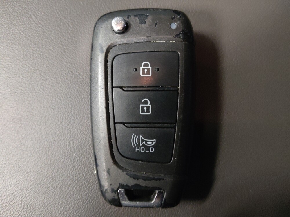 2020 Hyundai Santa Fe in Live Oak, TX 78233 - 18089600 32