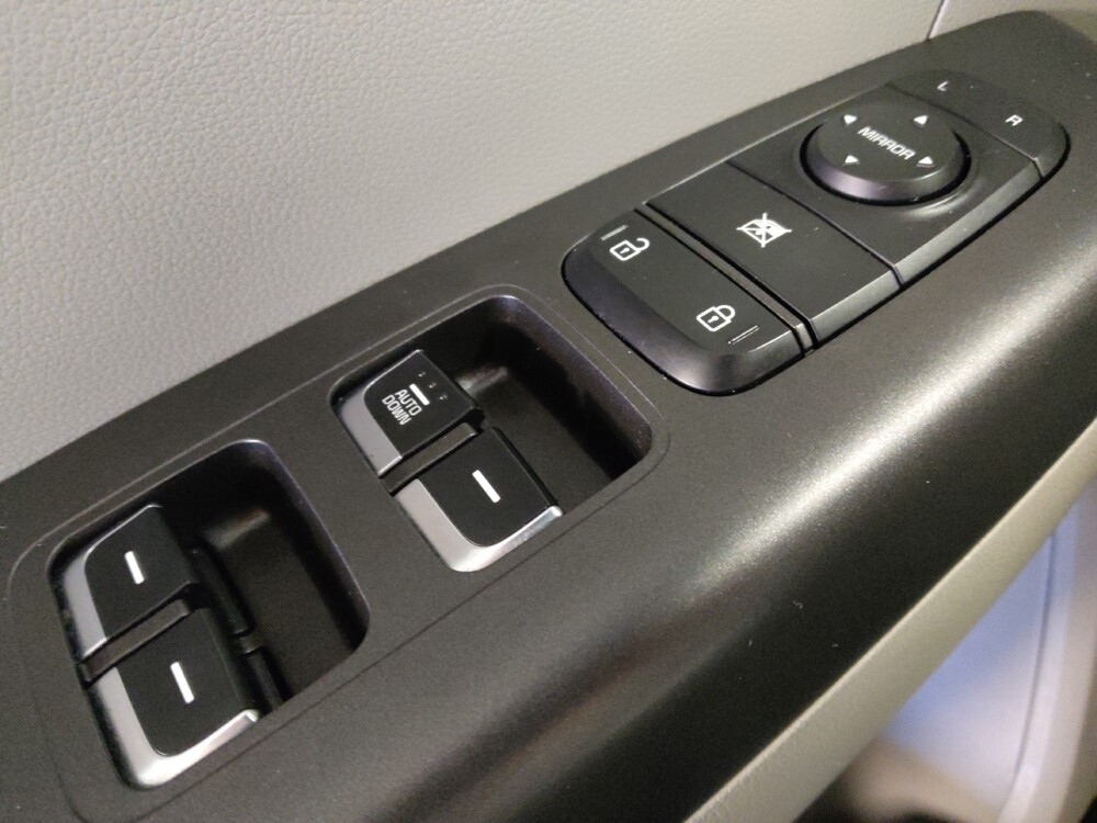 2021 Kia Sportage in Houston, TX 77074 - 18089605 27