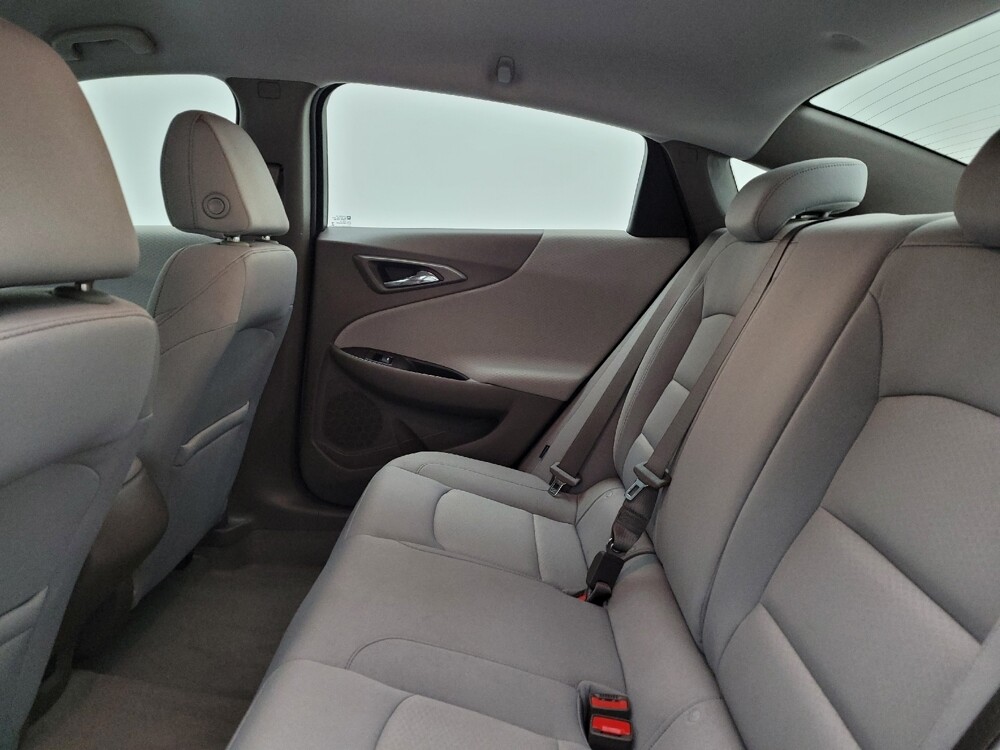 2020 Chevrolet Malibu in Miamisburg, OH 45342 - 18089610 18