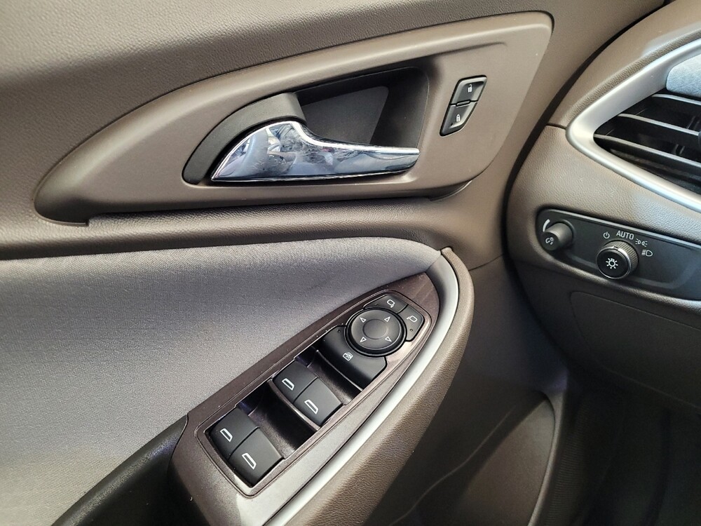 2020 Chevrolet Malibu in Miamisburg, OH 45342 - 18089610 27