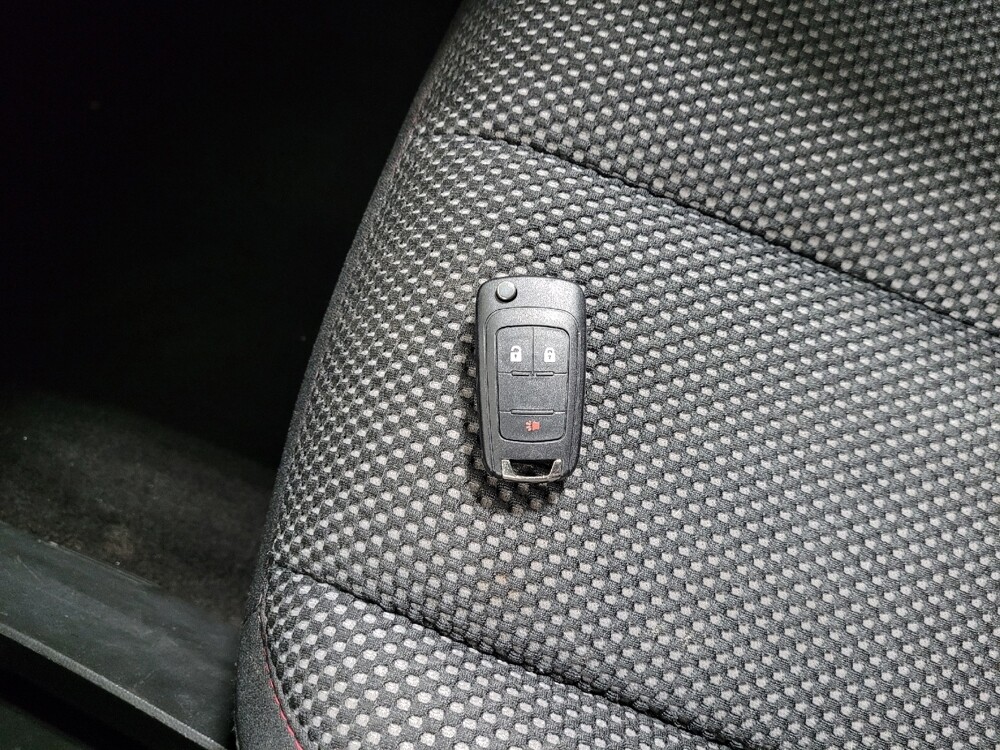 2016 Chevrolet Equinox in Pittsburgh, PA 15236 - 18089632 32