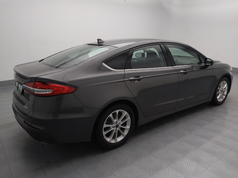 2019 Ford Fusion in St. Louis, MO 63125 - 18089637 10