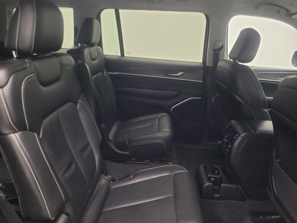 2022 Jeep Grand Cherokee L in Indianapolis, IN 46222 - 18089645 19